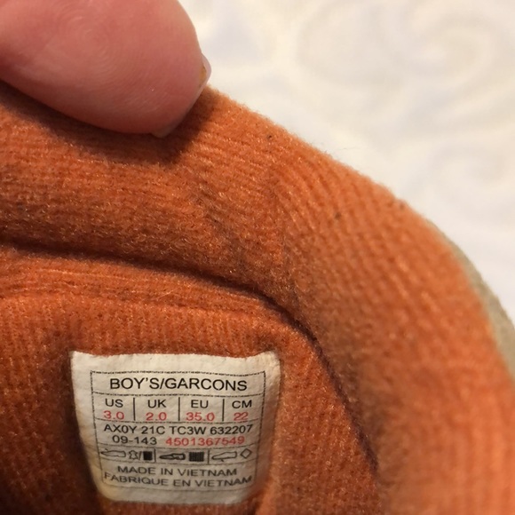 North Face waterproof boys boots - Picture 4 of 8